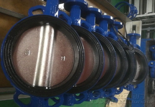 威?？蛻舨少彴愕妈T鐵對(duì)夾蝶閥D371X-16用于出口